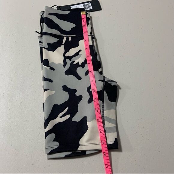 🆕 Noli Yoga Cacao Camo Bike Shorts - Picture 10 of 10